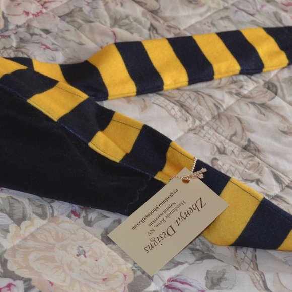 Handmade Cross-body Tote Yellow-Black Bee Pattern 13.5 x 8' - Picture 3 of 8